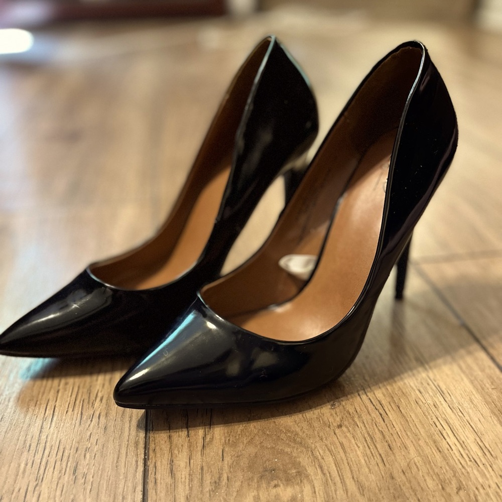 Mossimo black stilettos